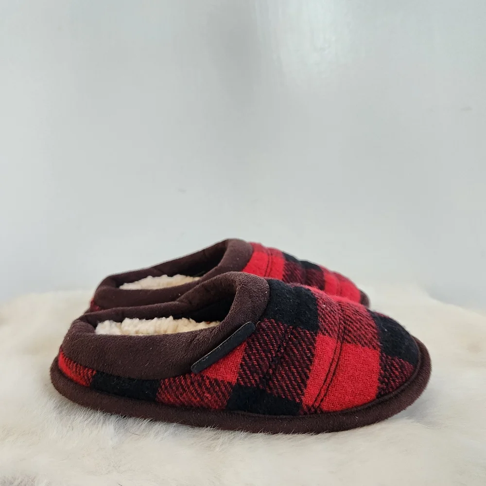 Dearfoam Kids Red & Black Plaid Slippers, Size 9-10